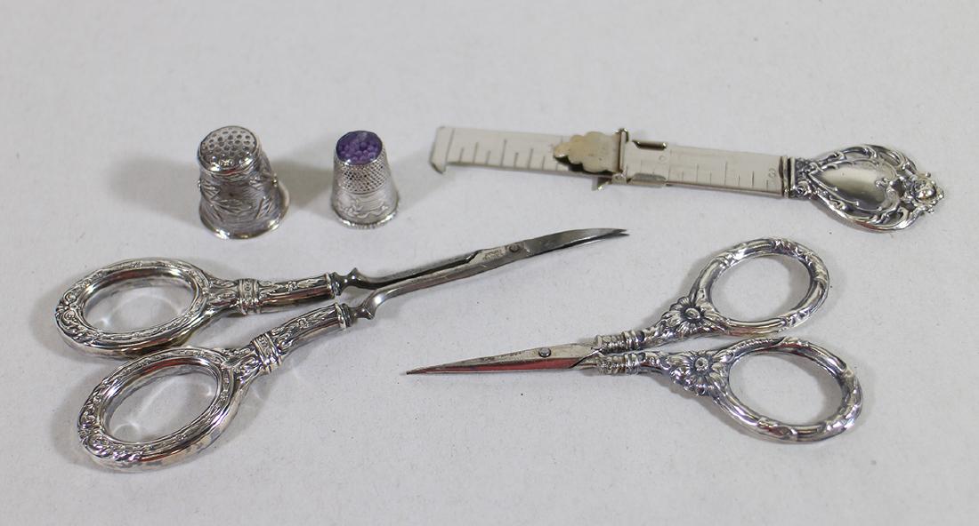 VINTAGE STERLING SEWING RULER THIMBLES SCISSORS (1 of 4)