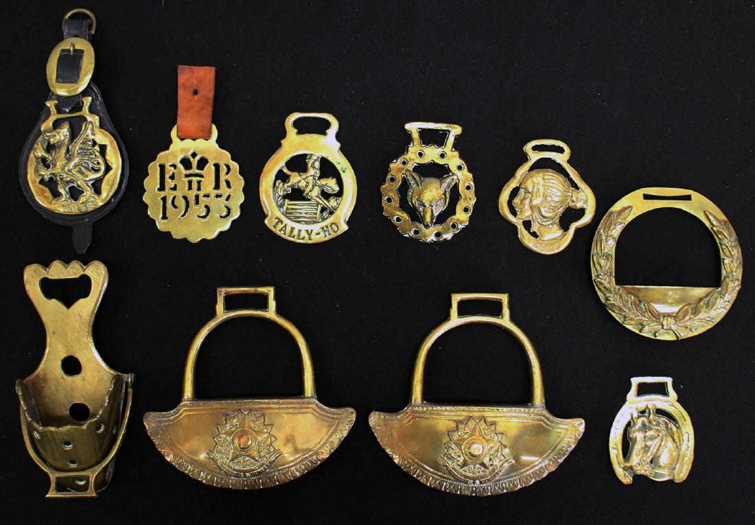VINTAGE BRASS HORSE BRIDLE MEDALLION COLLECTION (1 of 4)