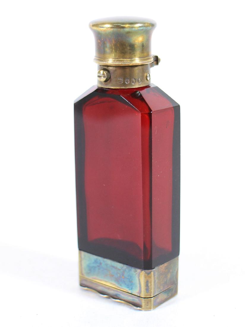19TH c SAMPSON MORDAN RED GLASS SCENT SNUFF BOTTLE (1 of 6)