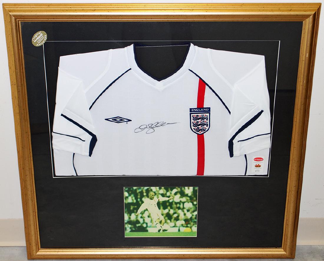 DAVID BECKHAM AUTOGRAPHED SOCCER JERSEY (1 of 3)