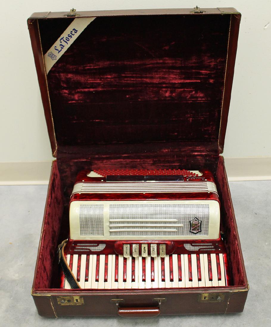 GRETSCH LA TOSCA ACCORDION: Vintage Gretsch La Tosca Accordion with case.