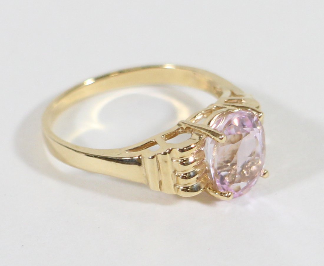 14KT YELLOW GOLD MORGANITE RING (1 of 2)