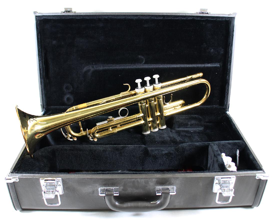 CHRIS BOTTI SIGNED YAMAHA TRUMPET (1 of 3)