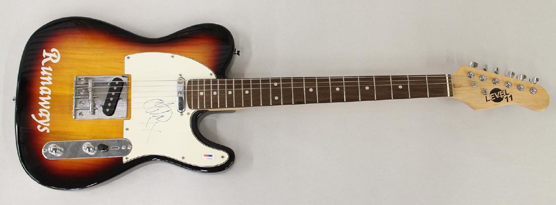 LITA FORD AUTOGRAPHED ELECTRIC GUITAR (1 of 3)