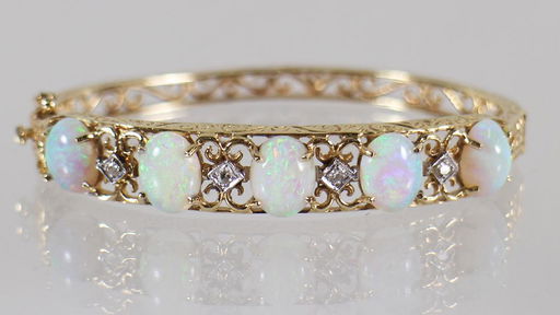 Vintage 14k Gold Opal Diamond Bracelet Vintage 14k Gold Opal Diamond Bracelet