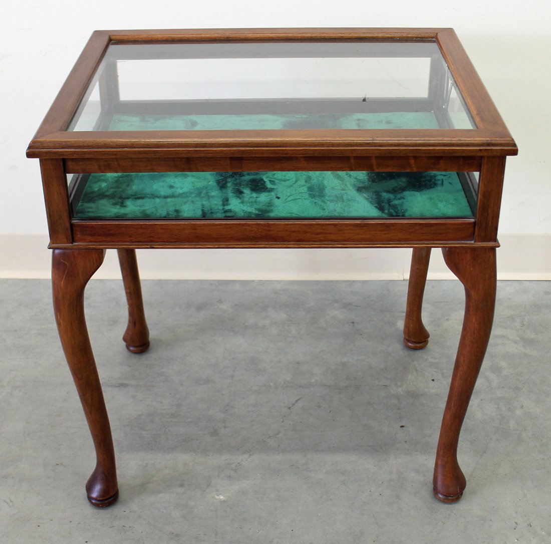 MAHOGANY TABLE TOP VITRINE (1 of 2)