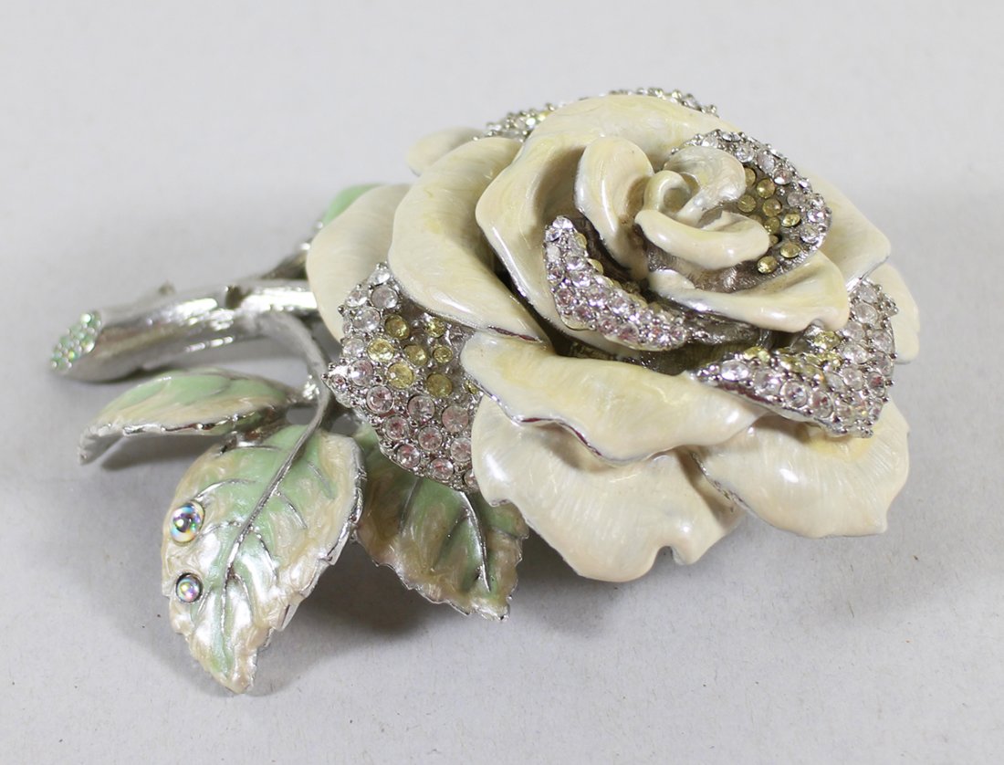 JAY STRONGWATER JULIETTE ROSE BOX: Jay Strongwater jeweled rose box. Measures 4.5" x 3"