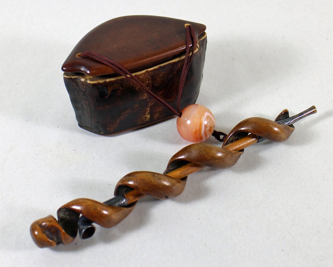 SNUFF BOX WITH PIPE (1 of 2)