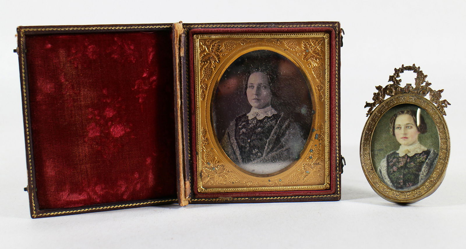 MINI PORTRAIT PAINTING & DAUGUERROTYPE (1 of 6)
