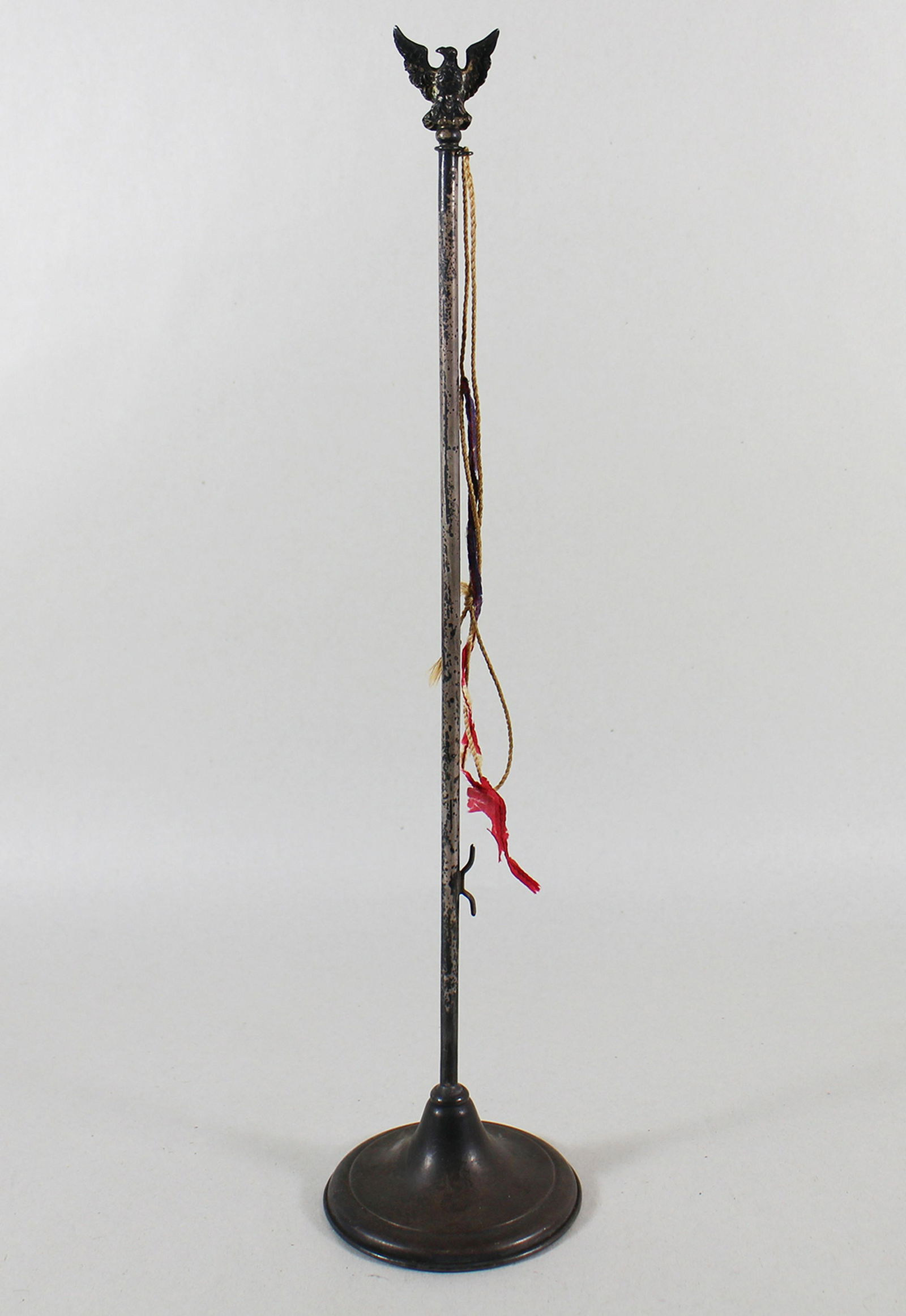 RARE STERLING SILVER DESKTOP FLAG HOLDER Sep 14, 2019 Vero Beach Auction in FL