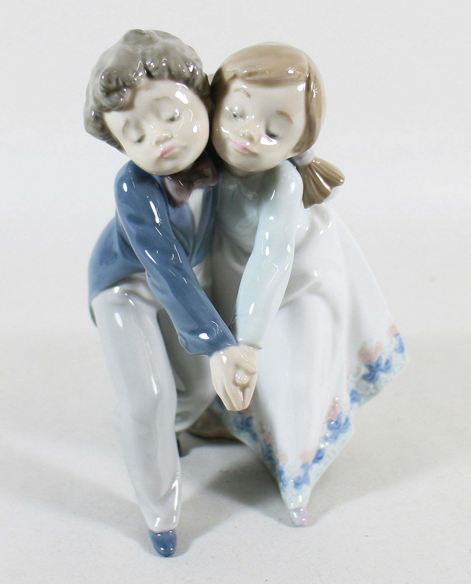 LLADRO DANCING THE WALTZ # 5741 (1 of 2)