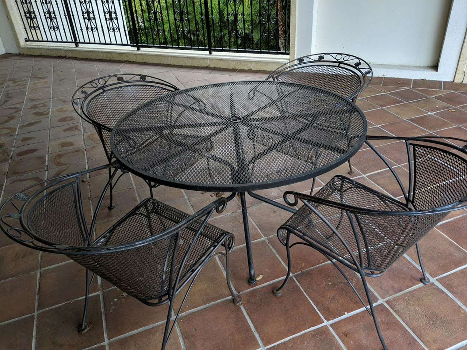 PATIO TABLE & FOUR CHAIRS (1 of 1)