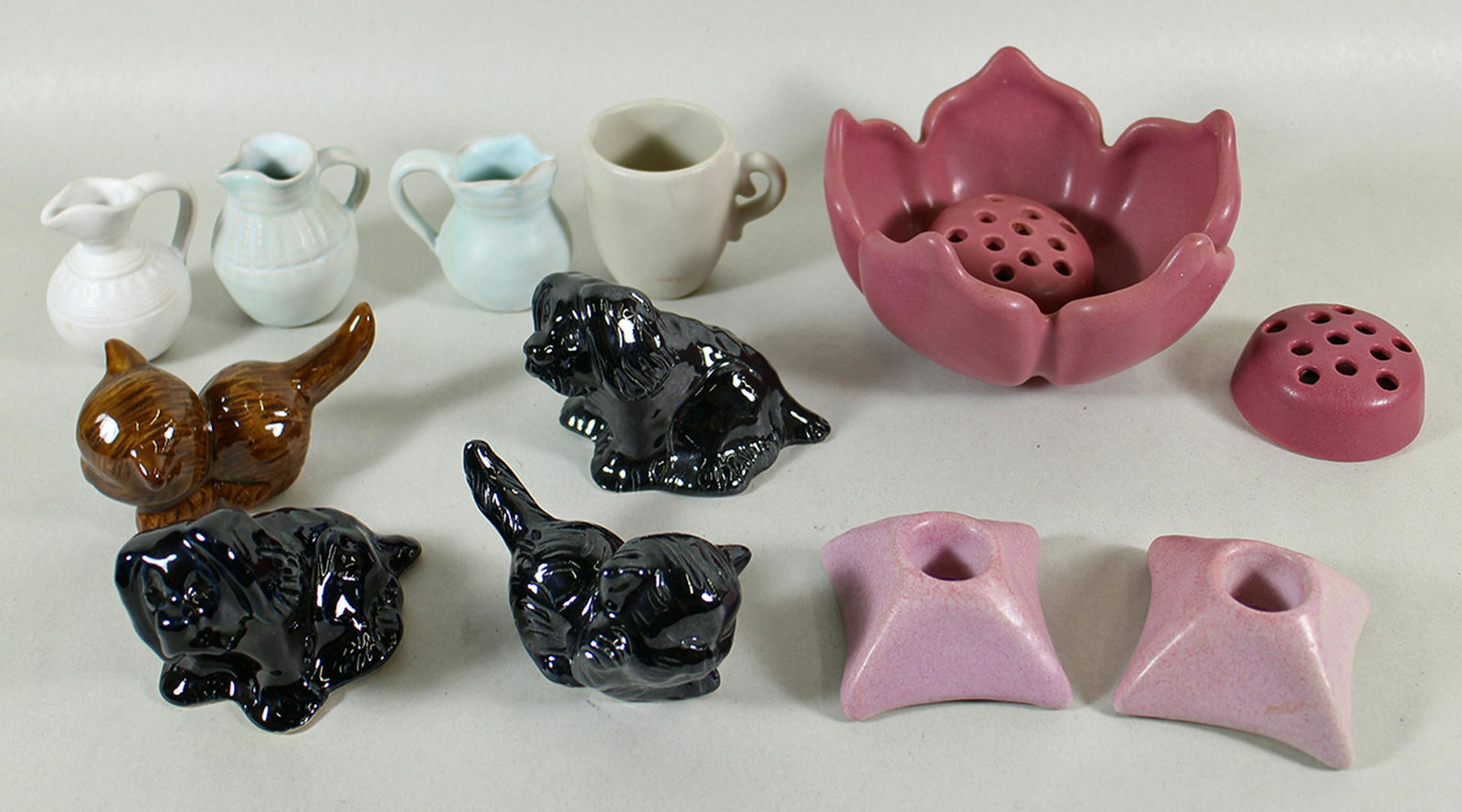 VAN BRIGGLE ASSORTED POTTERY COLLECTION (1 of 2)