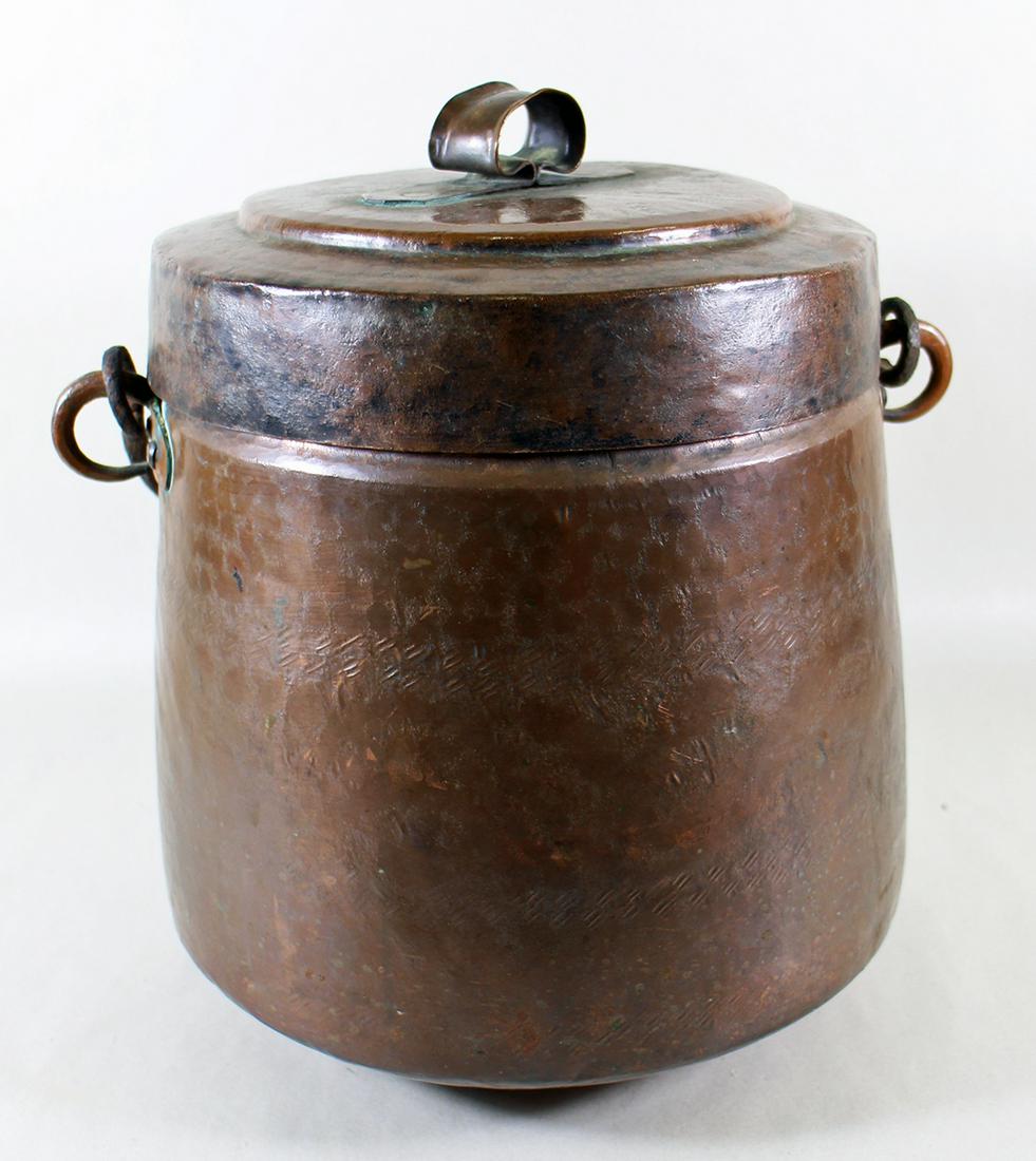 ANTIQUE HAMMERED COPPER POT (1 of 3)