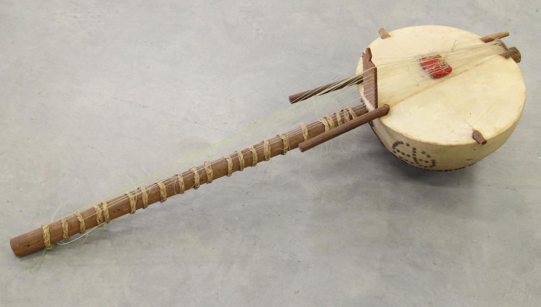 AFRICAN KORA INSTRUMENT (1 of 3)