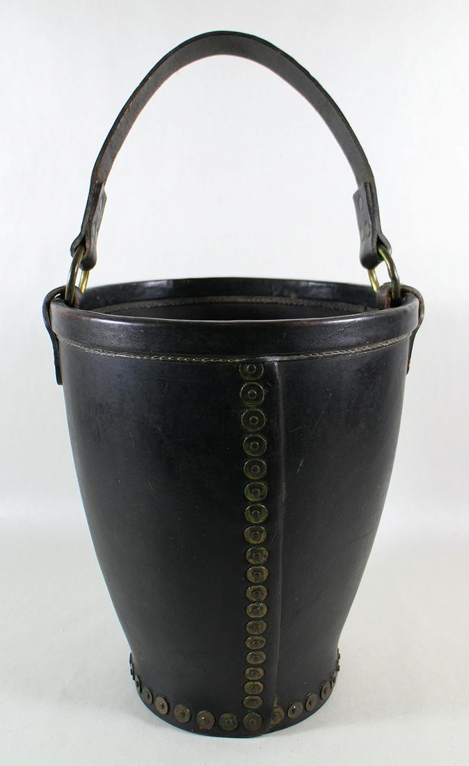 ENGLISH LEATHER FIRE BUCKET (1 of 2)