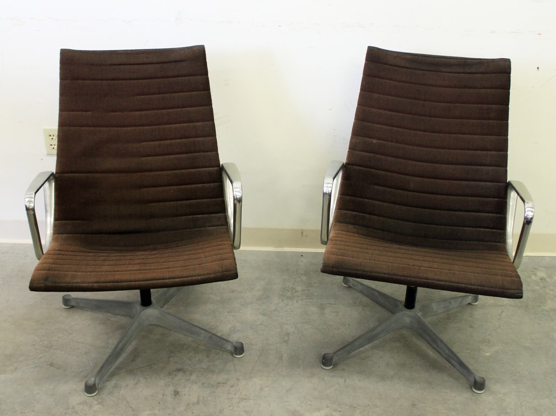 (2) HERMAN MILLER SWIVEL LOUNGE CHAIRS (1 of 4)