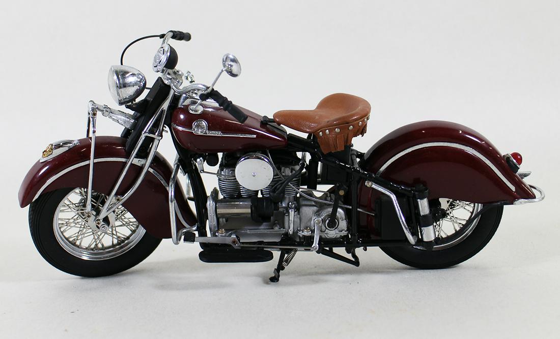 FRANKLIN MINT MODEL INDIAN MOTORCYLE (1 of 3)