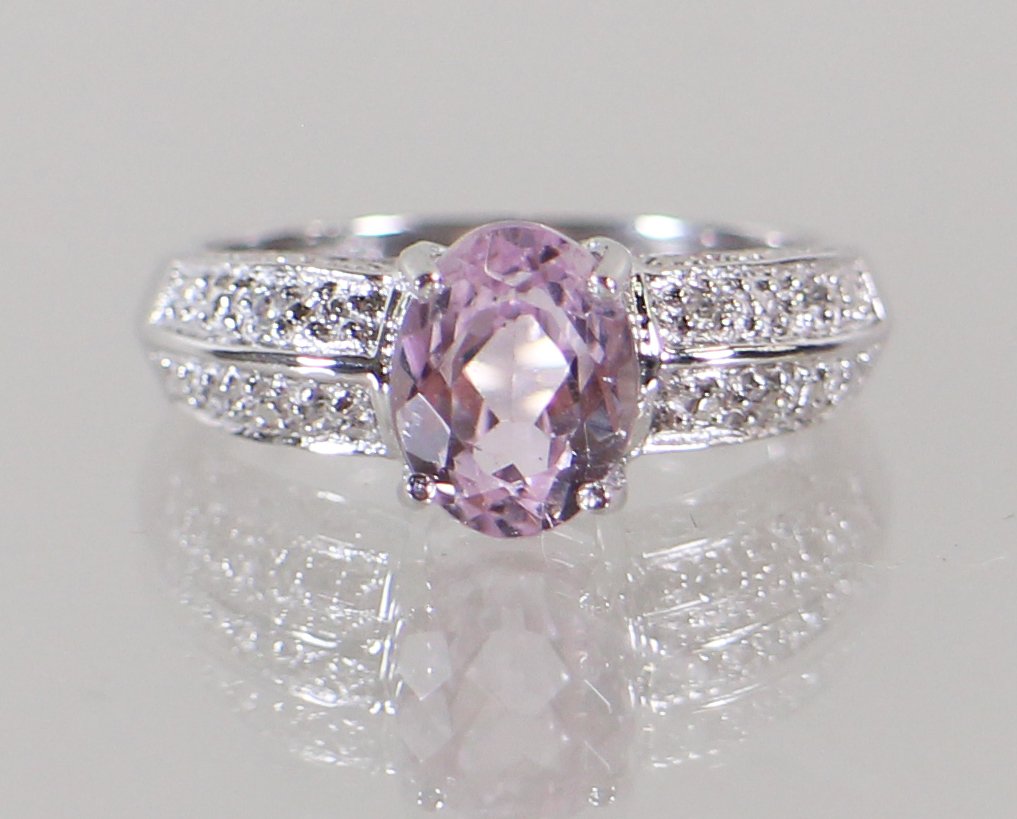 14K WHITE GOLD MORGANITE & DIAMOND RING (1 of 2)