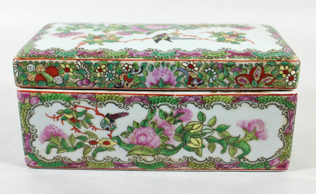 CHINESE FAMILLE ROSE BOX (1 of 3)