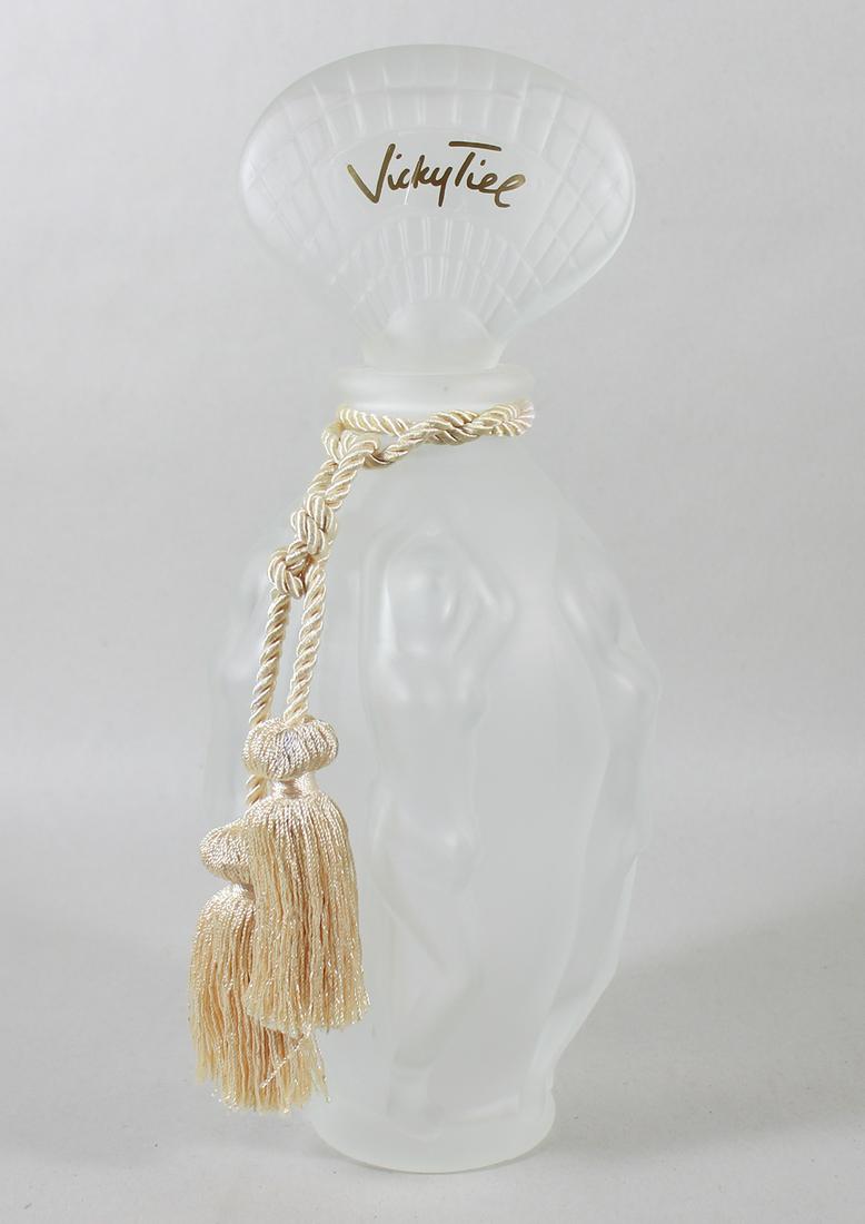 VICKY TIEL SIRENE NUDES PERFUME FACTICE BOTTLE (1 of 2)