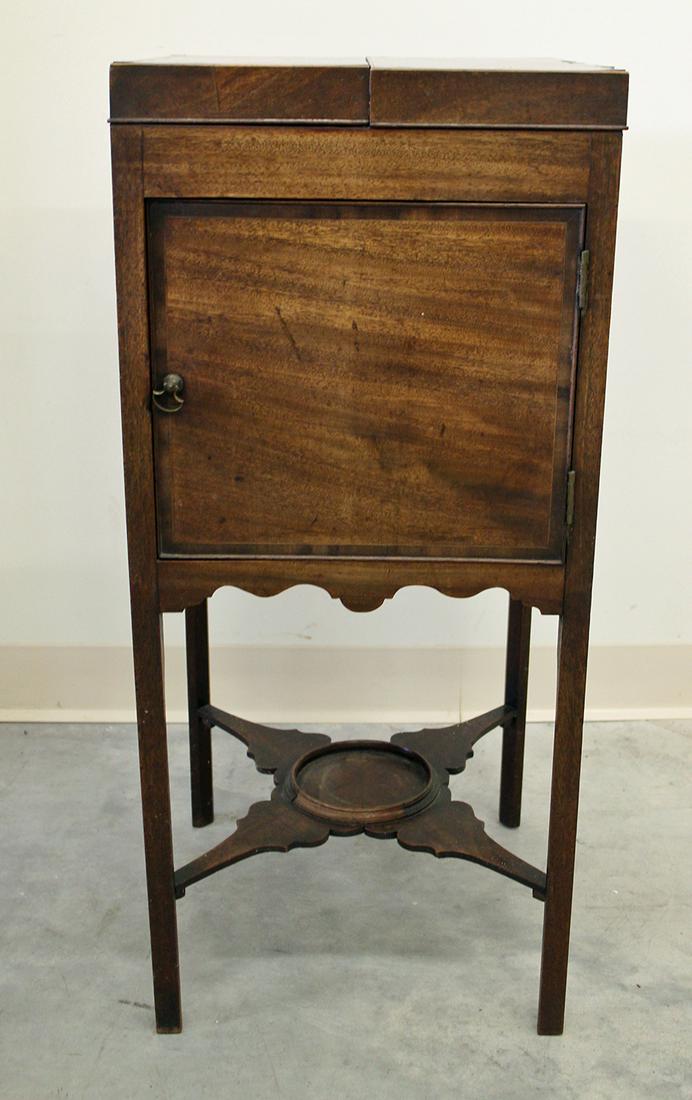 ANTIQUE WASH STAND TABLE (1 of 2)