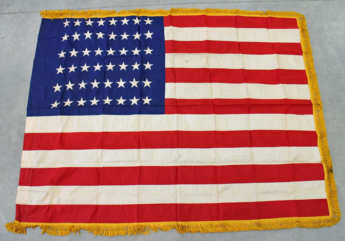 WWII UNITED STATES 48 STAR FLAG (1 of 2)