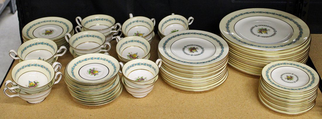 57 PC WEDGOOD APPLEDORE CHINA SET (1 of 4)