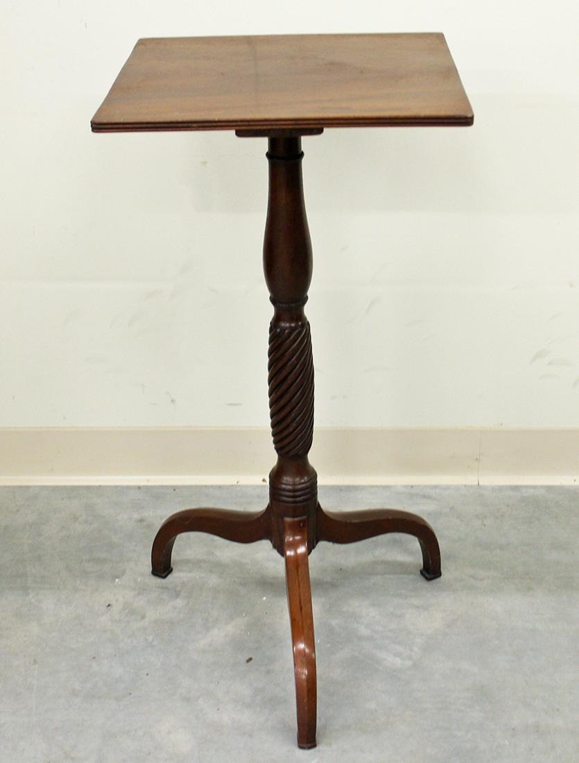 ANTIQUE SIDE TABLE (1 of 2)