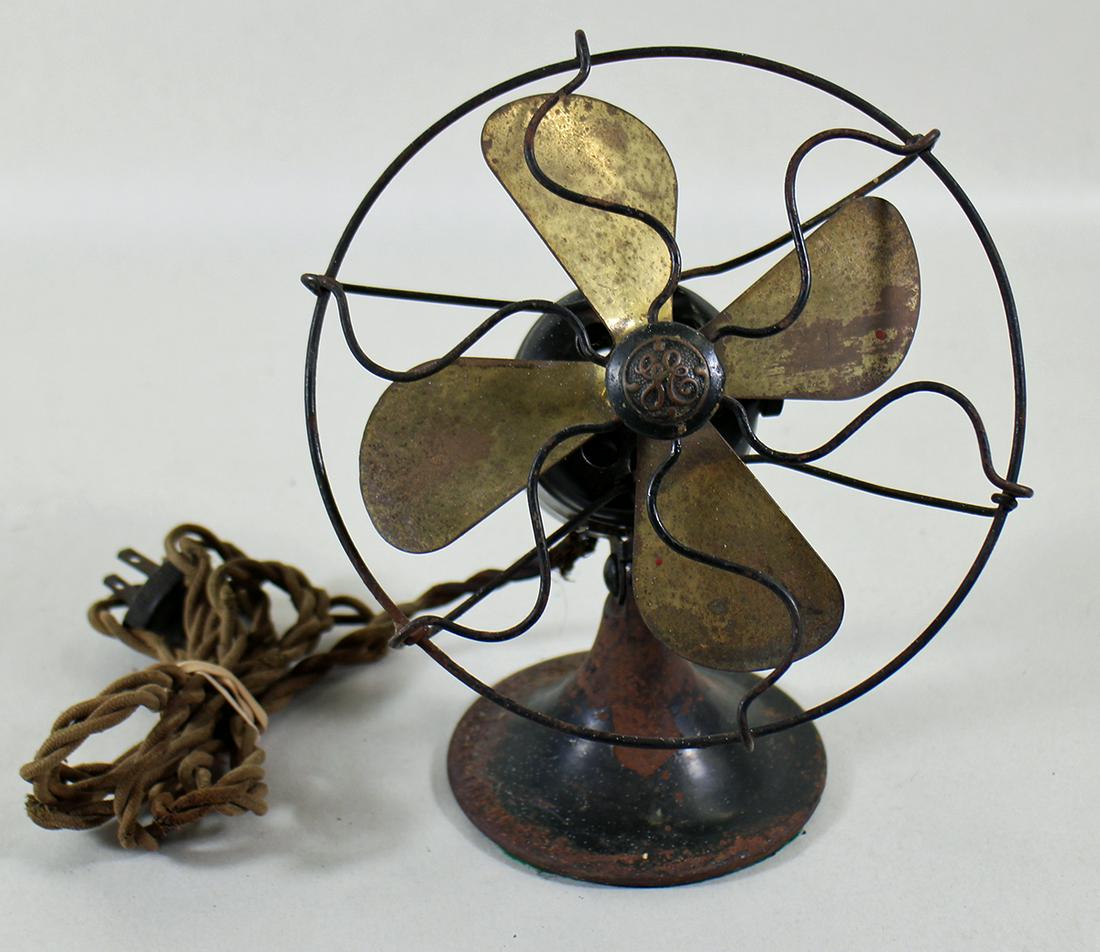 VINTAGE GE GENERAL ELECTRIC 1925 DESK FAN (1 of 2)
