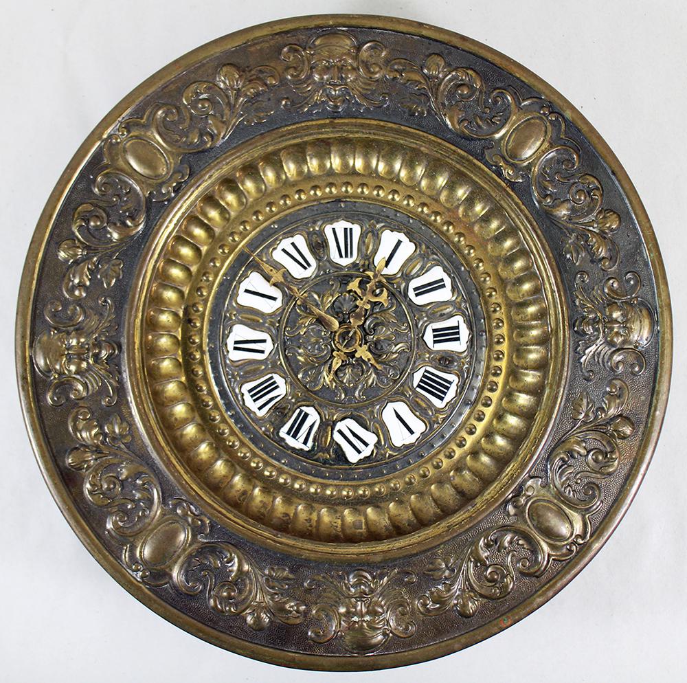 ROUND WALL CLOCK (1 of 4)