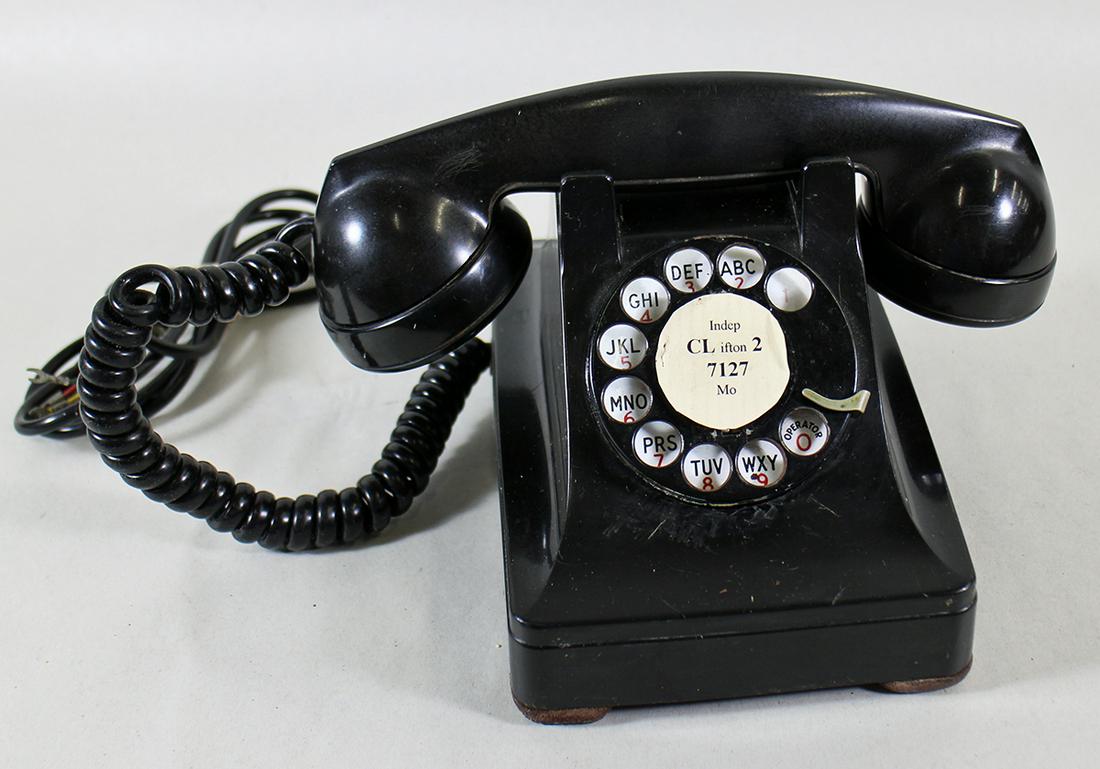 VINTAGE WESTERN BELL ROTARY DIAL TELEPHONE (1 of 2)