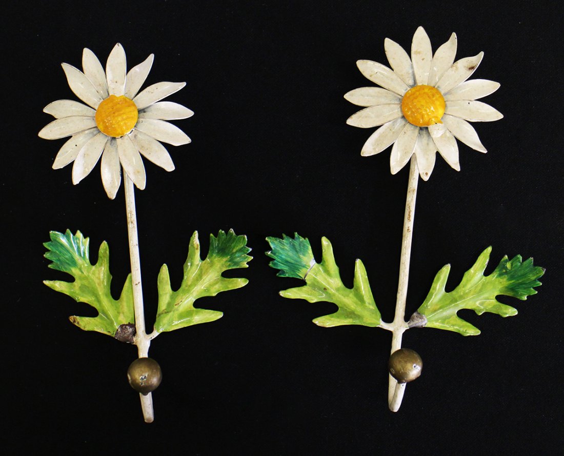(2) VINTAGE FLOWER WALL HOOKS (1 of 2)