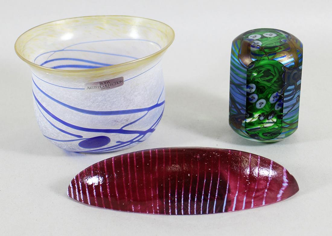 3 PC ART GLASS BOWL & PAPERWEIGHTS (1 of 3)