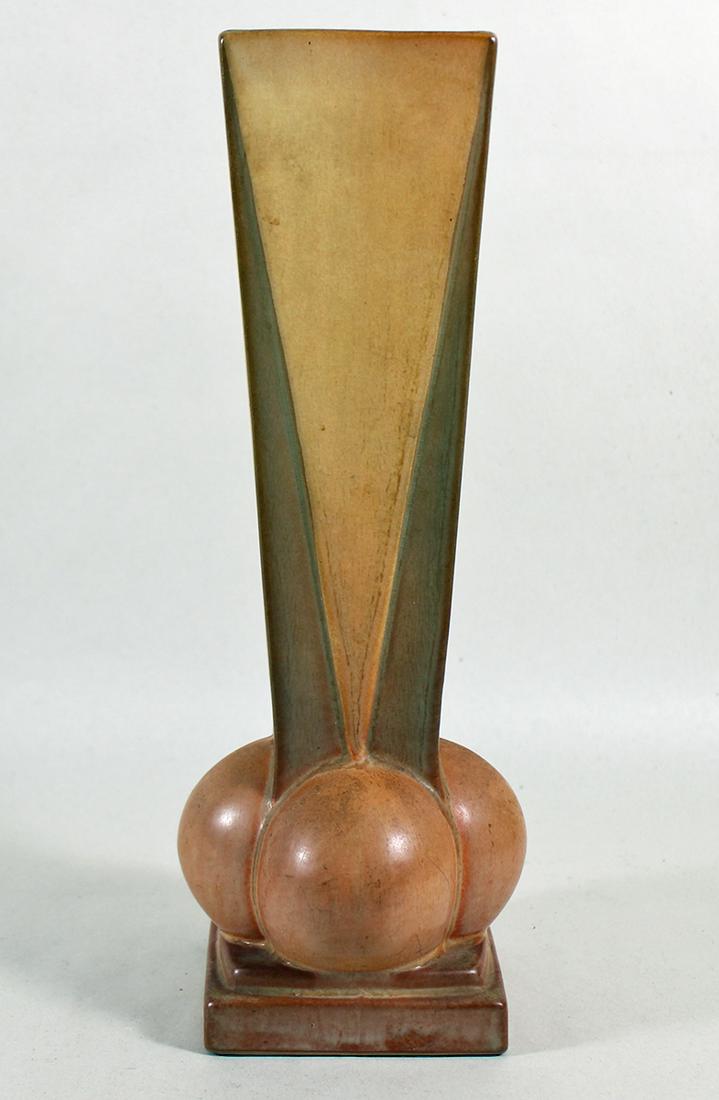 ROSEVILLE POTTERY FUTURA FOUR BALL VASE (1 of 3)