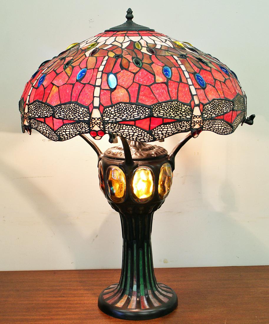 TIFFANY STYLE DRAGONFLY LAMP (1 of 6)