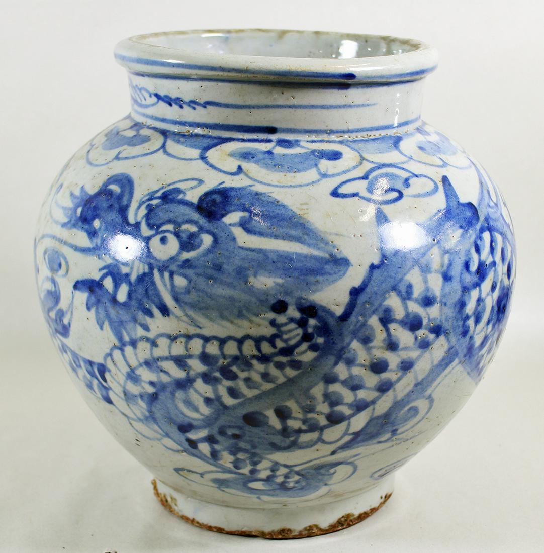 KOREAN BLUE & WHITE VASE (1 of 4)