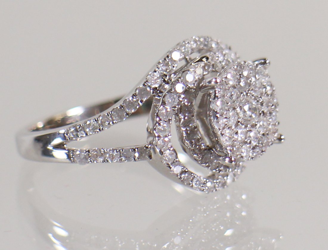 10KT 2.00 TCW DIAMOND RING (1 of 3)