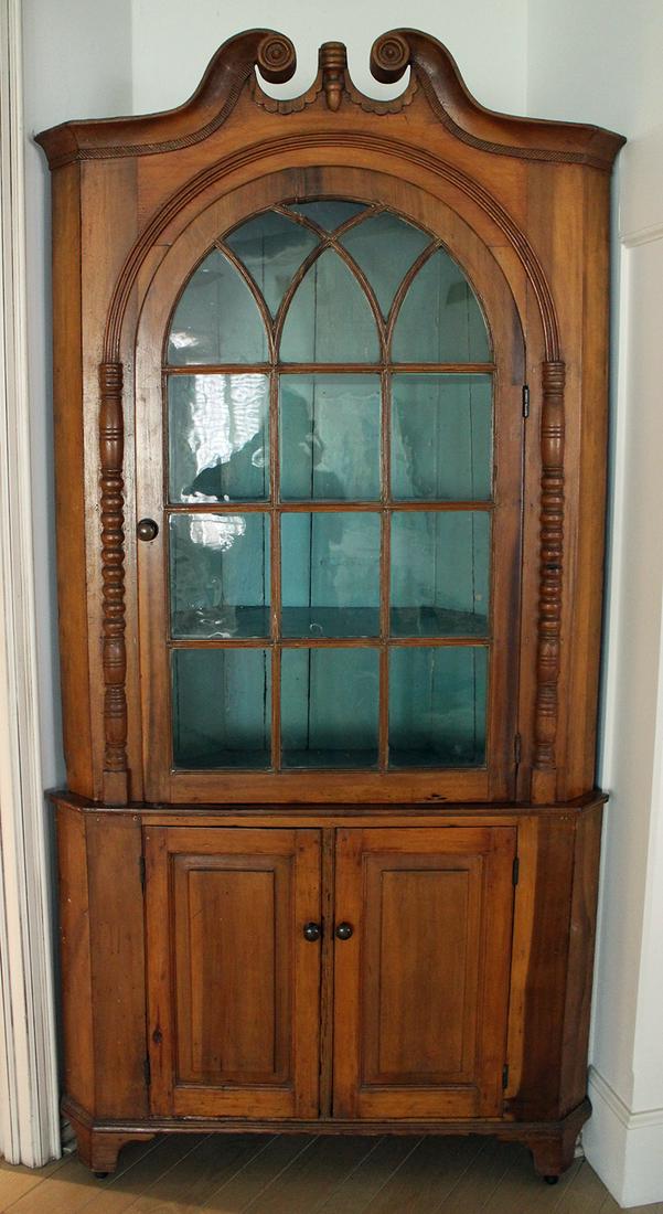 19TH CENTURY CORNER CUPBOARD (1 of 5)