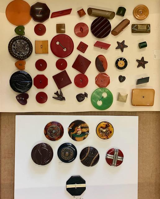 VINTAGE BAKELITE BUTTONS (1 of 5)