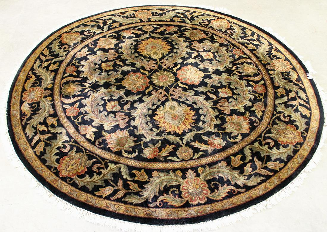 8' ROUND RUG (1 of 3)