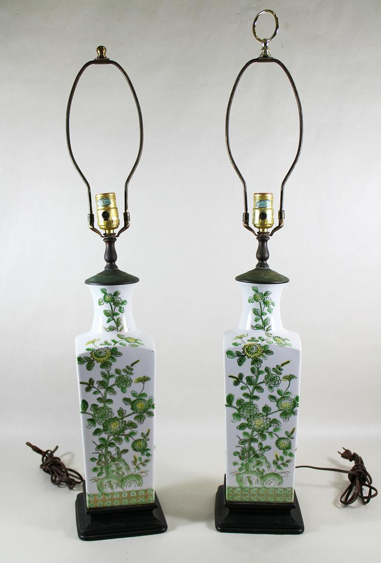 (2) VINTAGE FLORAL TABLE LAMPS (1 of 3)