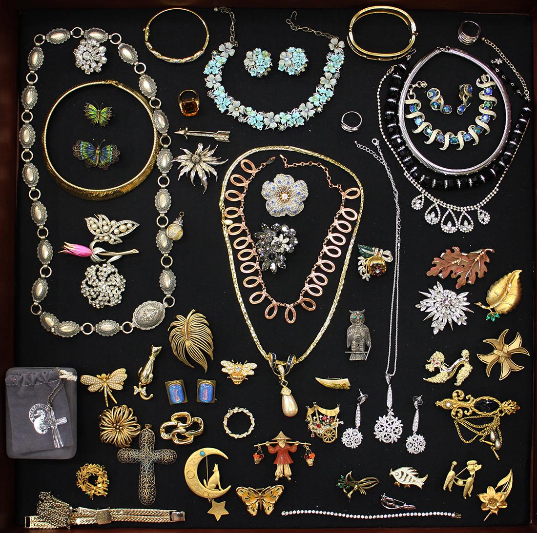 VINTAGE DESIGNER COSTUME JEWELRY COLLECTION (1 of 5)