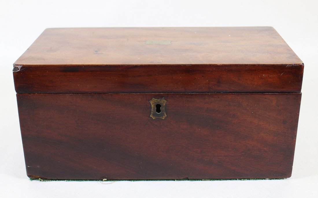GEORGIAN MAHOGANY TEA CADDY (1 of 3)