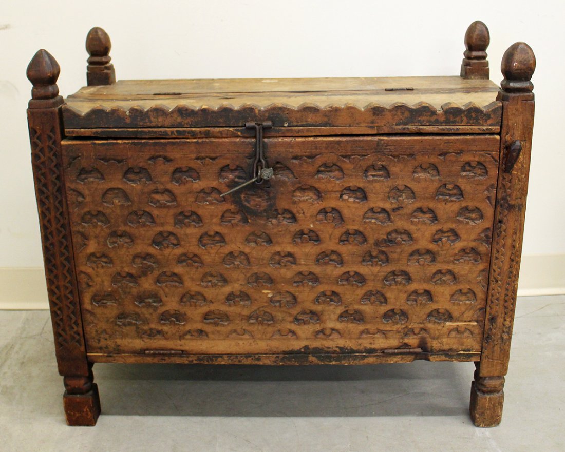 VINTAGE CARVED WOOD CHEST (1 of 3)
