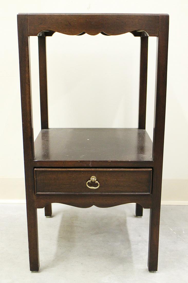 HENREDON SIDE TABLE (1 of 3)