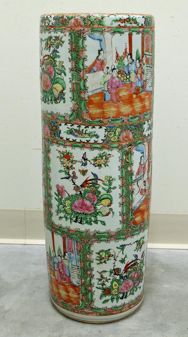 CHINESE ROSE MEDALLION UMBRELLA STAND (1 of 2)