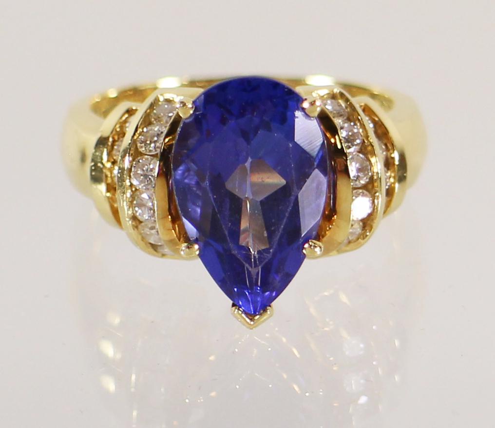 18K GOLD 4.79 CARAT TANZANITE & DIAMOND RING (1 of 3)