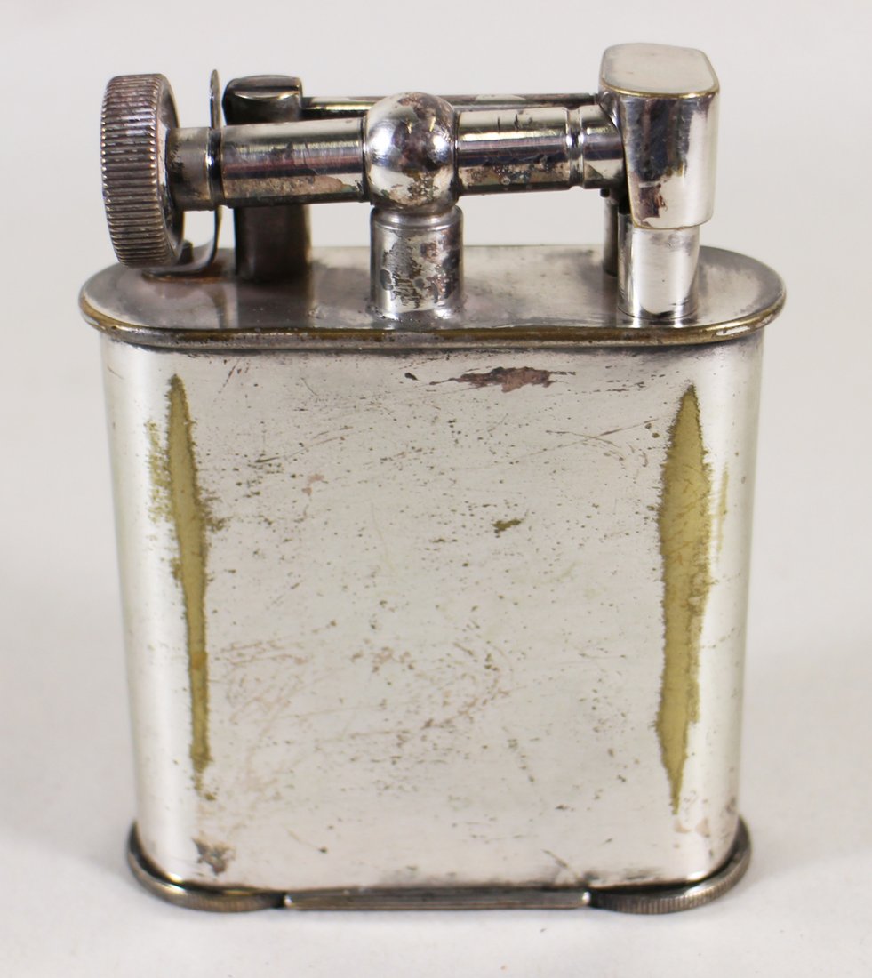 VINTAGE ENGLISH LARGE LIFT ARM TABLE LIGHTER (1 of 3)