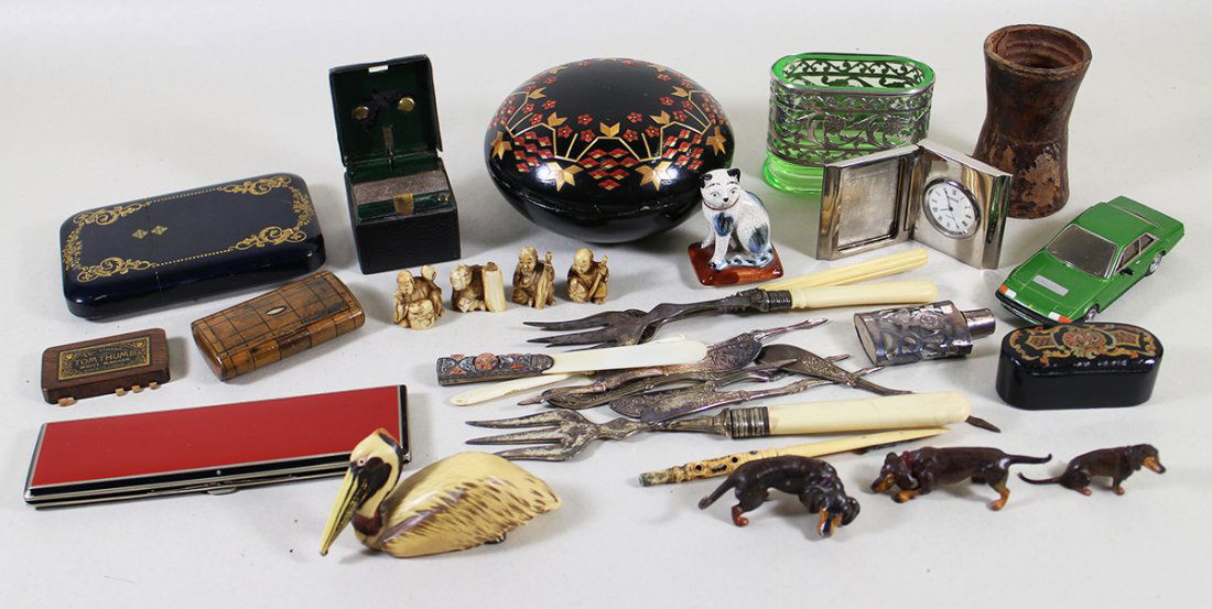 VINTAGE & ANTIQUE COLLECTIBLES (1 of 4)